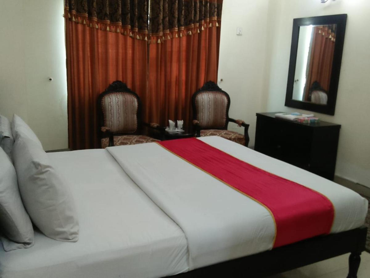 Tourist Inn Hotel Lahor Dış mekan fotoğraf