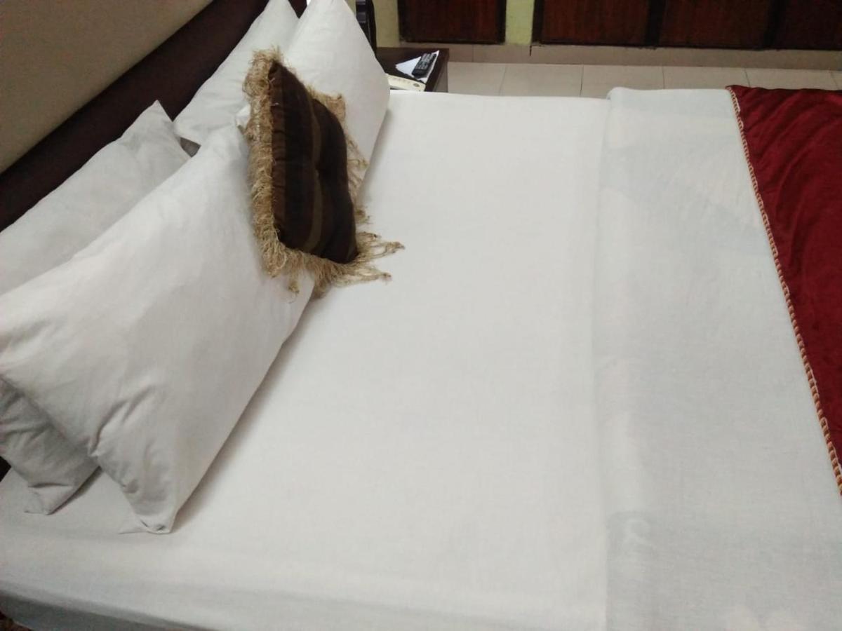Tourist Inn Hotel Lahor Dış mekan fotoğraf