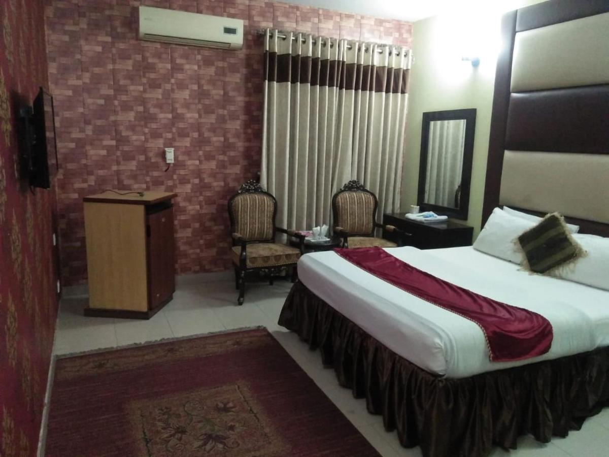 Tourist Inn Hotel Lahor Dış mekan fotoğraf