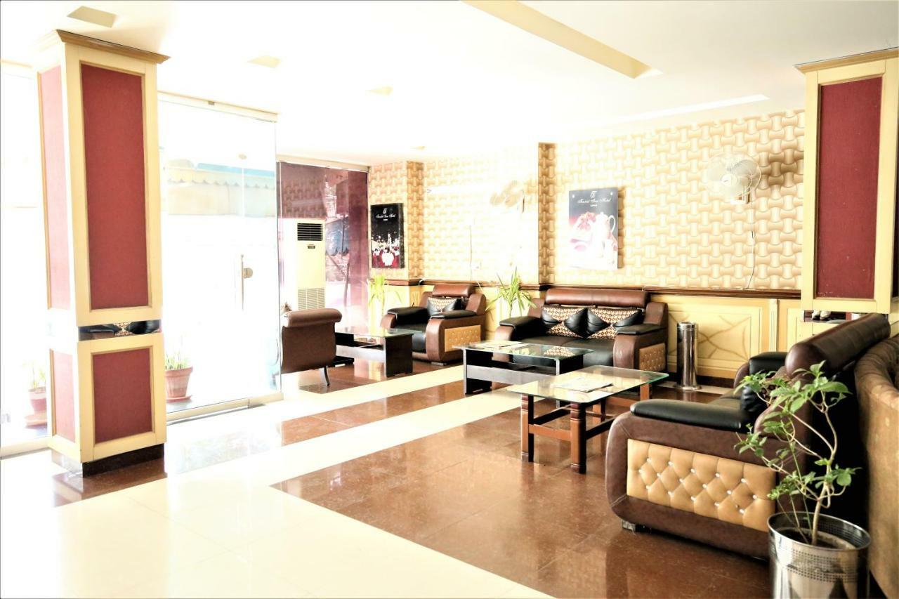 Tourist Inn Hotel Lahor Dış mekan fotoğraf